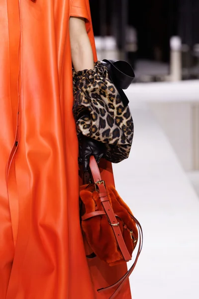Look 54